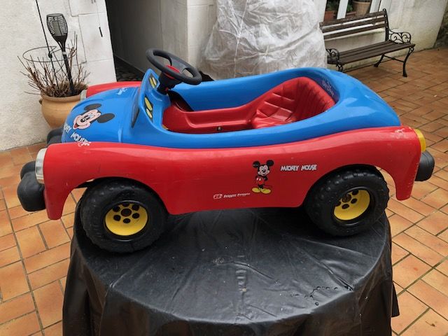 Voiture a' pedales Toys-Toys  Mikey Mouse  WalyDisney
70 Floing (08)