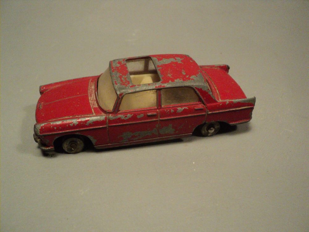 voiture dinky toys