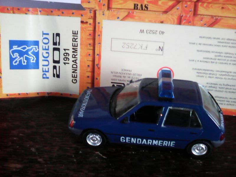 Voiture Peugeot 205 Gendarmerie 1991 Norev 1/43 14 Marmande (47)