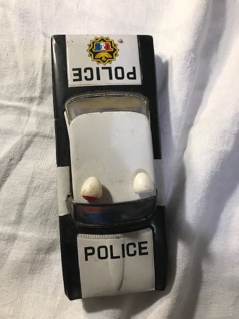 voiture de police am�ricaine � friction 15 Mottier (38)