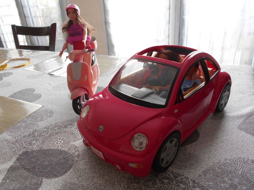 LOT VOITURE + SCCOTER BARBIE 7 La Ville-aux-Dames (37)
