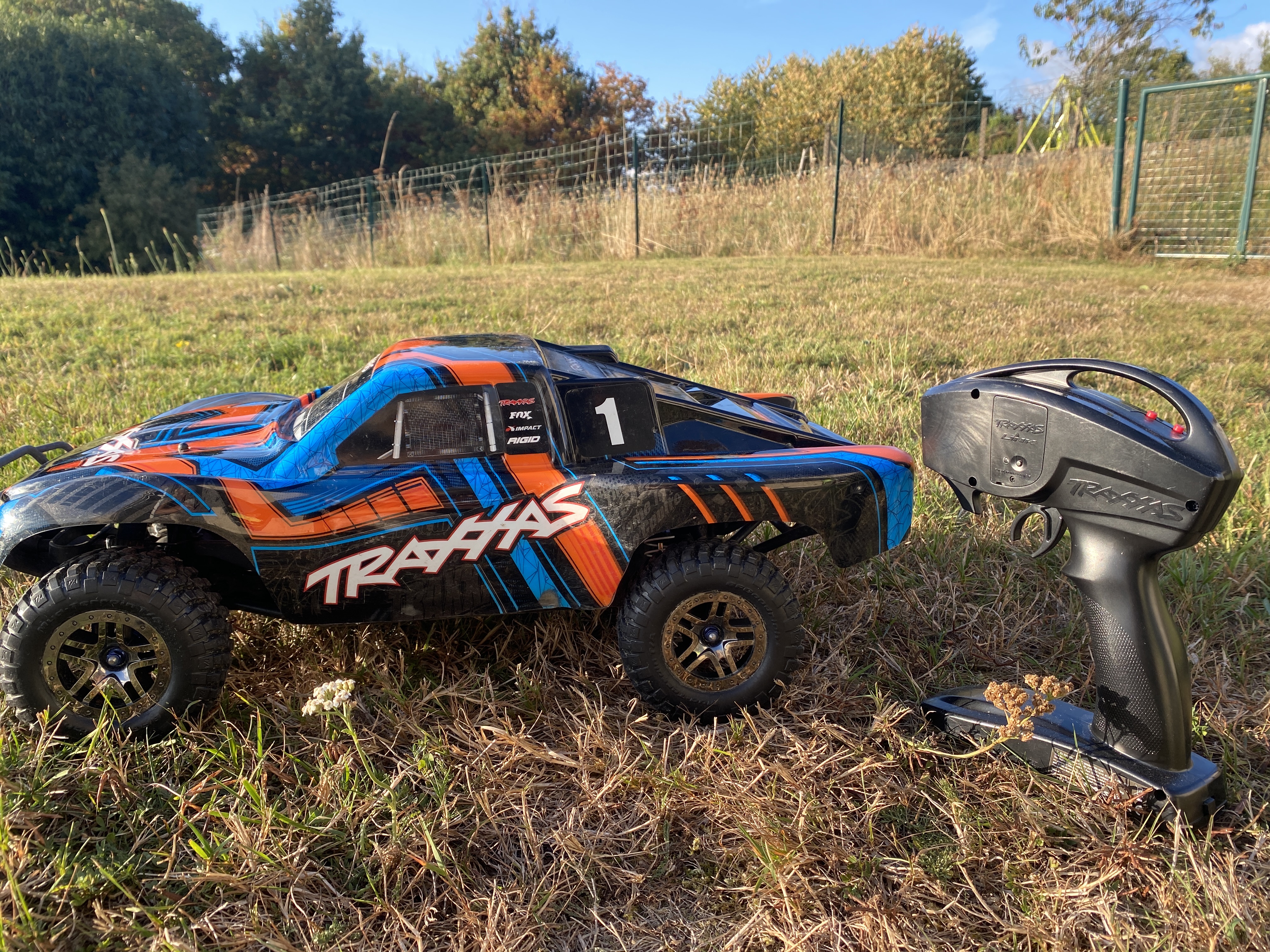 Voiture t�l�command�e haut de gamme 400 Gu�ret (23)