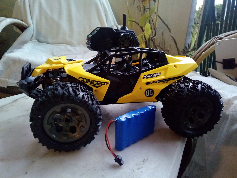 Voiture T�l�command�e 80 La R�union (97)