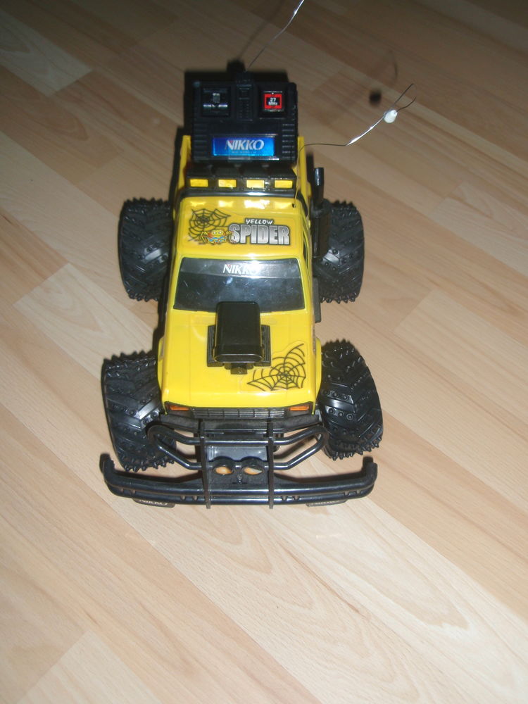 Voiture t�l�guid� 8 L'Hermitage-Lorge (22)