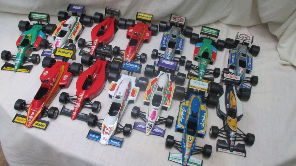 lot voitures burago 1/24. 220 Causse-et-Di�ge (12)