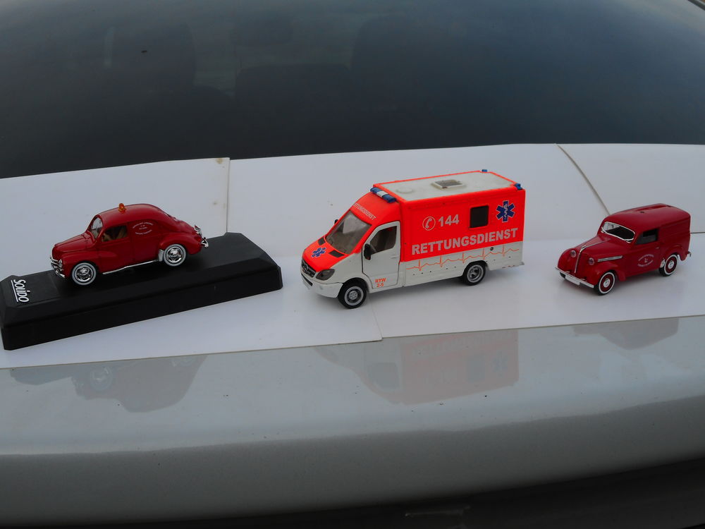 LOT DE 3 VOITURES D'INCENDIE OU DE SECOURS 20 Mazan (84)