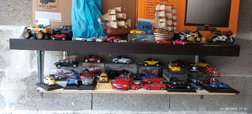 Voitures miniatures  avions motos 80 Saint-Michel (16)