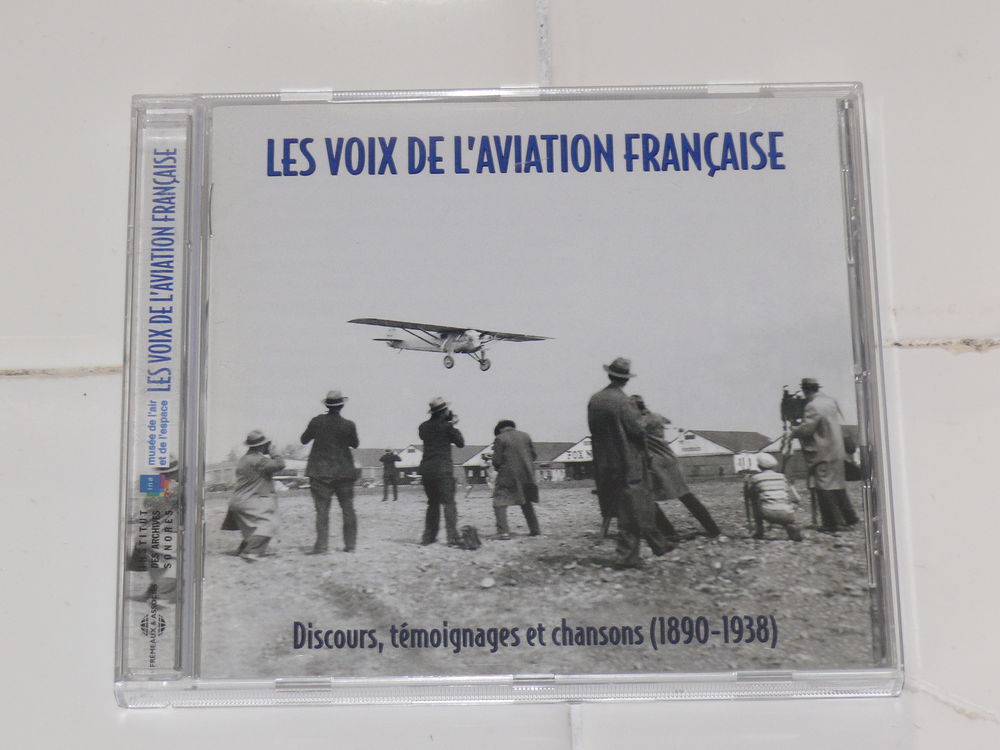 CD :  Les voix de l'aviation fran�aise 
2 Saintes (17)