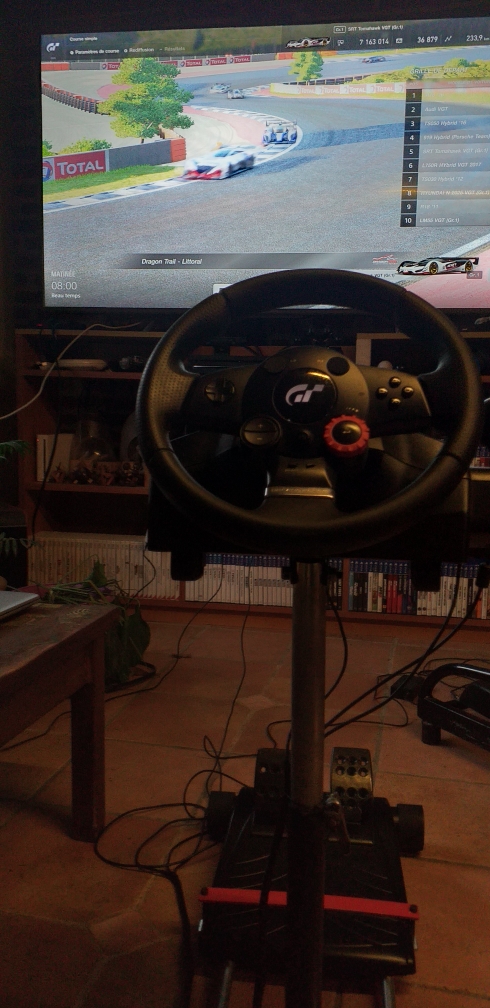 volant avec levier de vitesse et p�dalier plus support enti�rement r�glable neuf. 260 Simard (71)