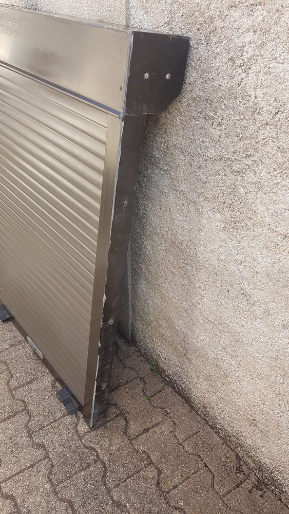 Volet roulant 30 Saint-Amand-Montrond (18)