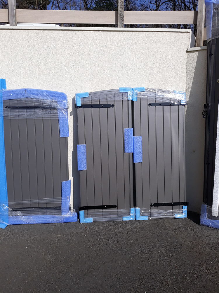 Volets aluminium isolants avec pr�cadre 2000 Fontaine-Gu�rin (49)