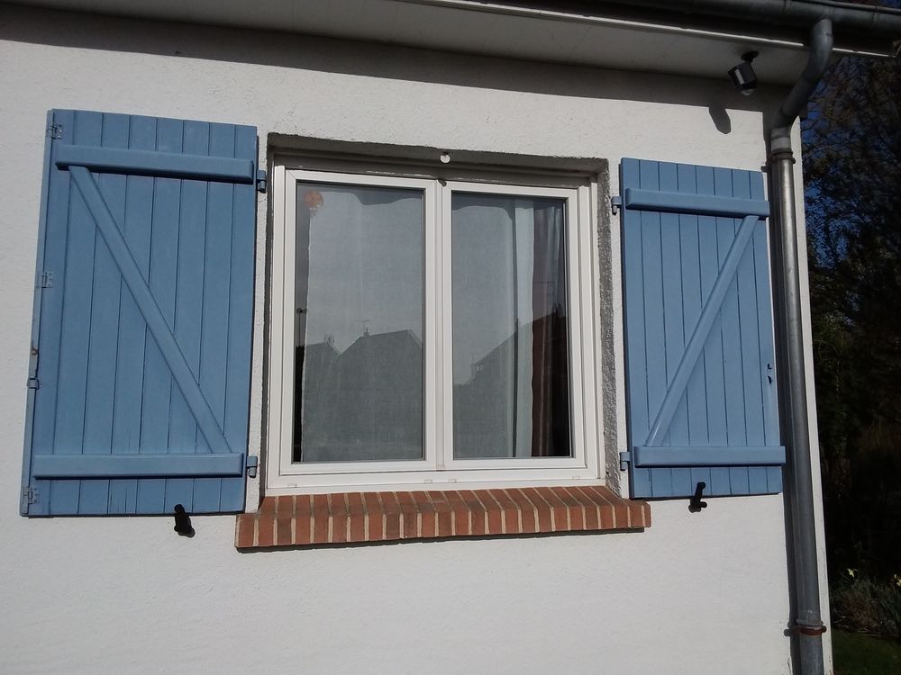 Volets battants bois en bon état fenêtres et portes-fenêtres 120 Cagny (80)