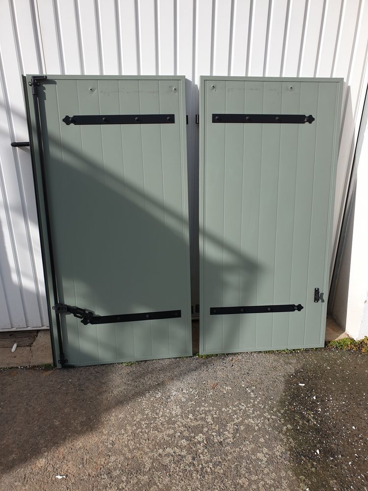 6 Volets battants 138 x 69 cm 150 Saint-Symphorien-sur-Coise (69)