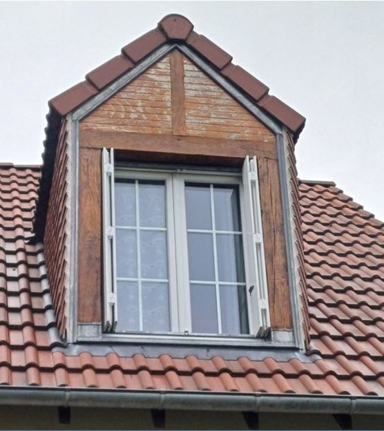 Volets persiennes bois � projection 200 Saint-Doulchard (18)