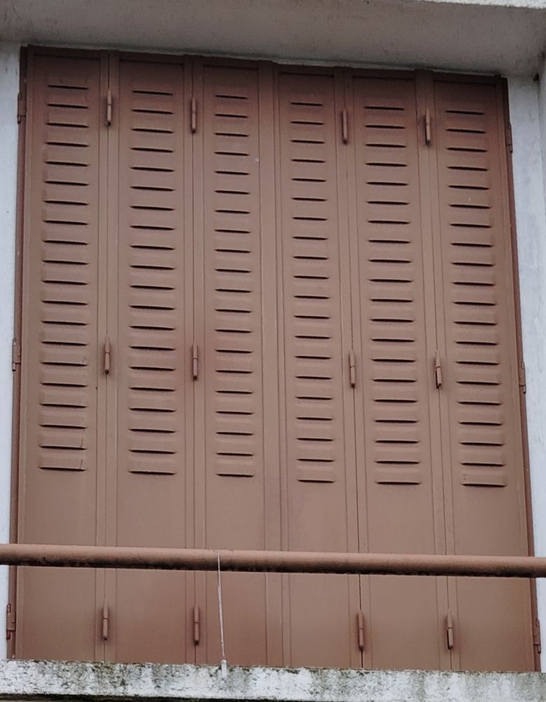 volets persiennes en fer 10 Uzerche (19)