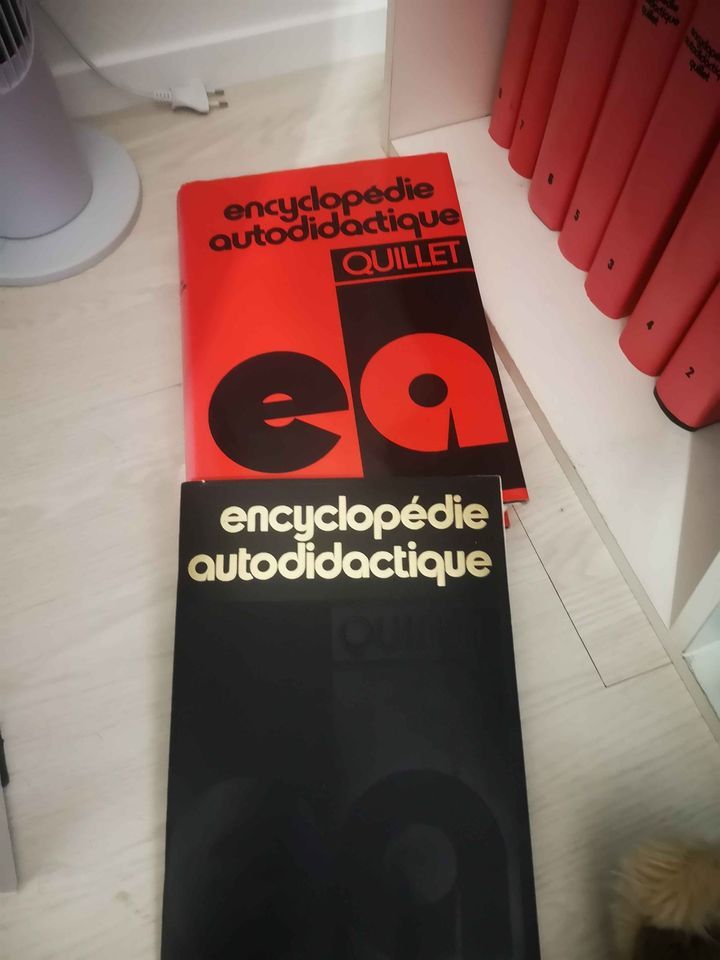 lot 8 volumes �dition QUILLET-     parfait �tat 15 P�tres (27)