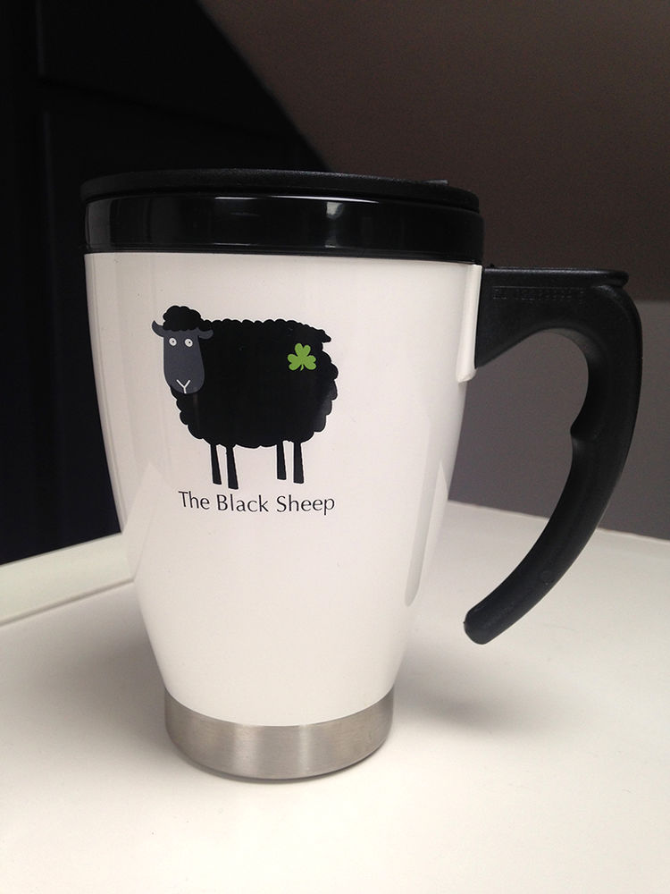 Mug de voyage    the black sheep   15 Puteaux (92)