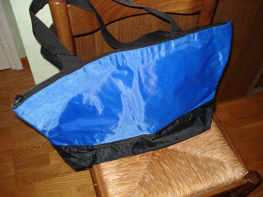 Sac de voyage bleu et noir - pour tout neuf 0 M�rignies (59)