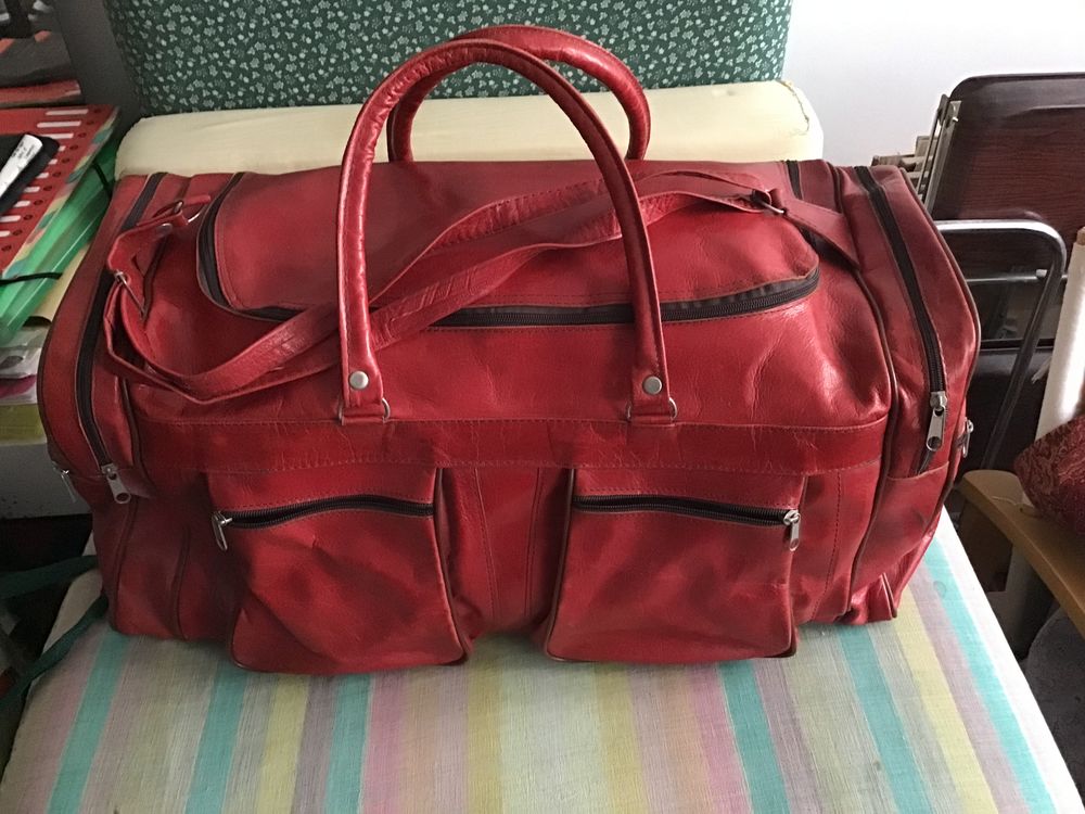 Sac de voyage en cuir rouge 30 Rueil-Malmaison (92)