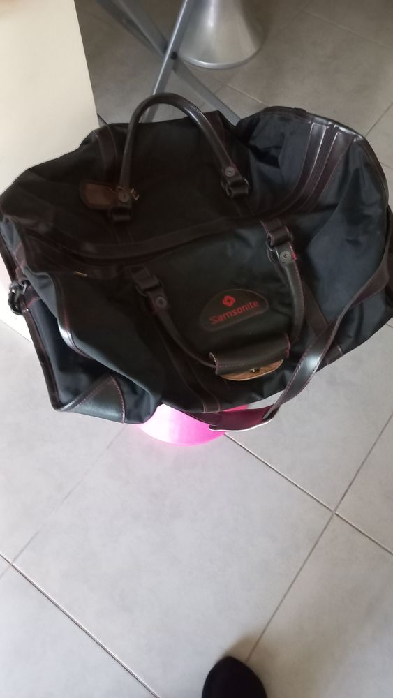 Sac de voyage Noir
Marque Samsonite 15 Marseille 12 (13)