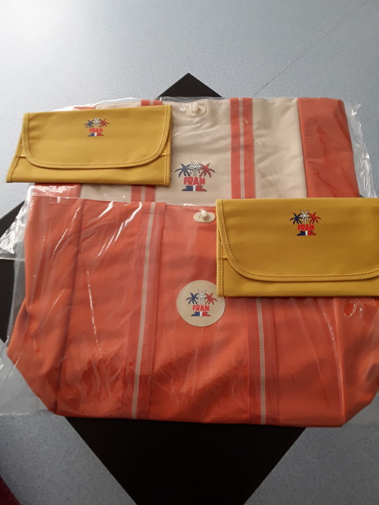 Sac de voyage + porte - documents. 3 Brest (29)