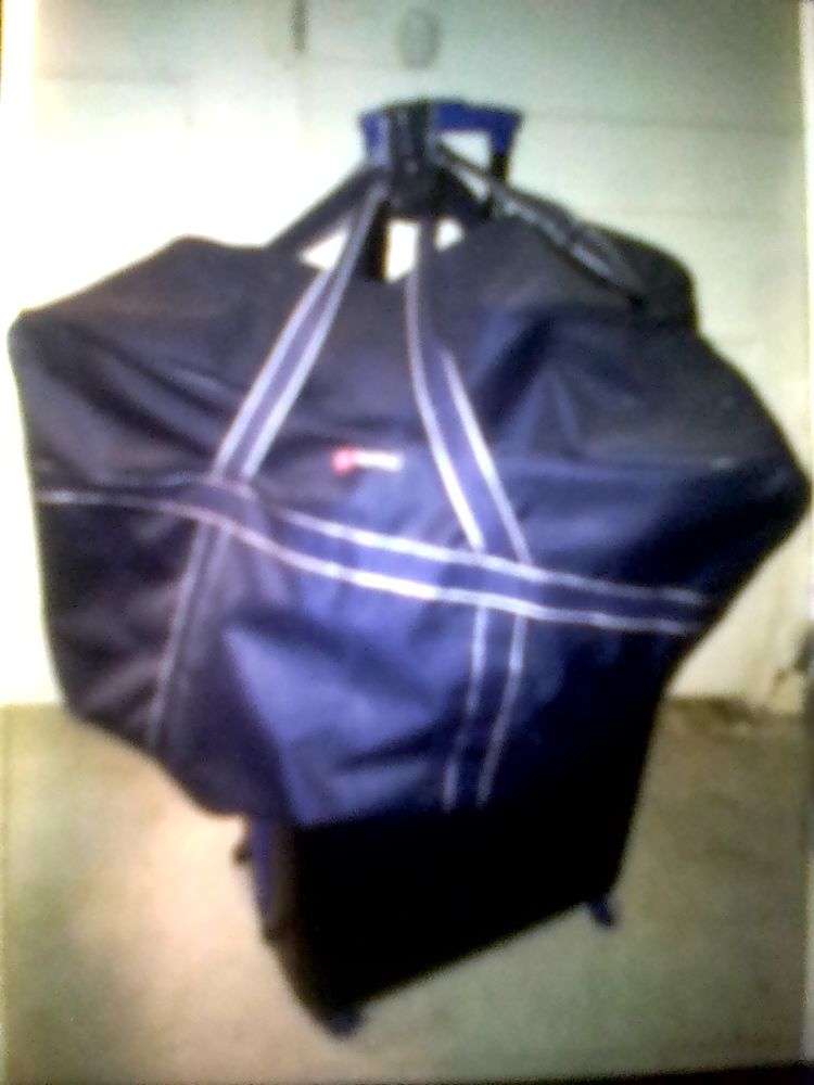 Sac de voyage tr�s Grand en toile. 25 Montpellier (34)