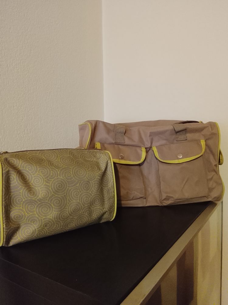 Lot sac de voyage trousse de toilette sac � linge 5 Toulon (83)