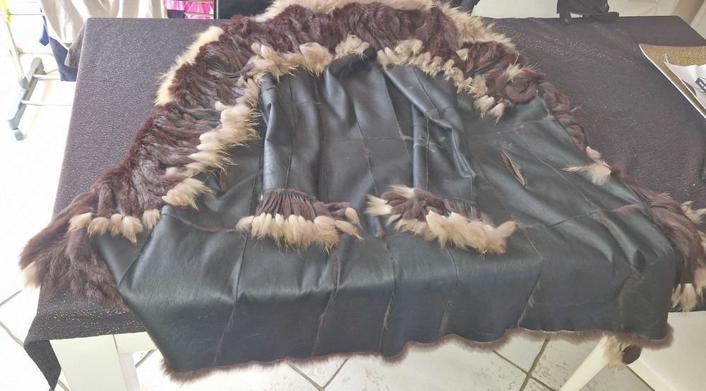 vrai veste en cuir et vrai poil de lapin 500 Rillieux-la-Pape (69)