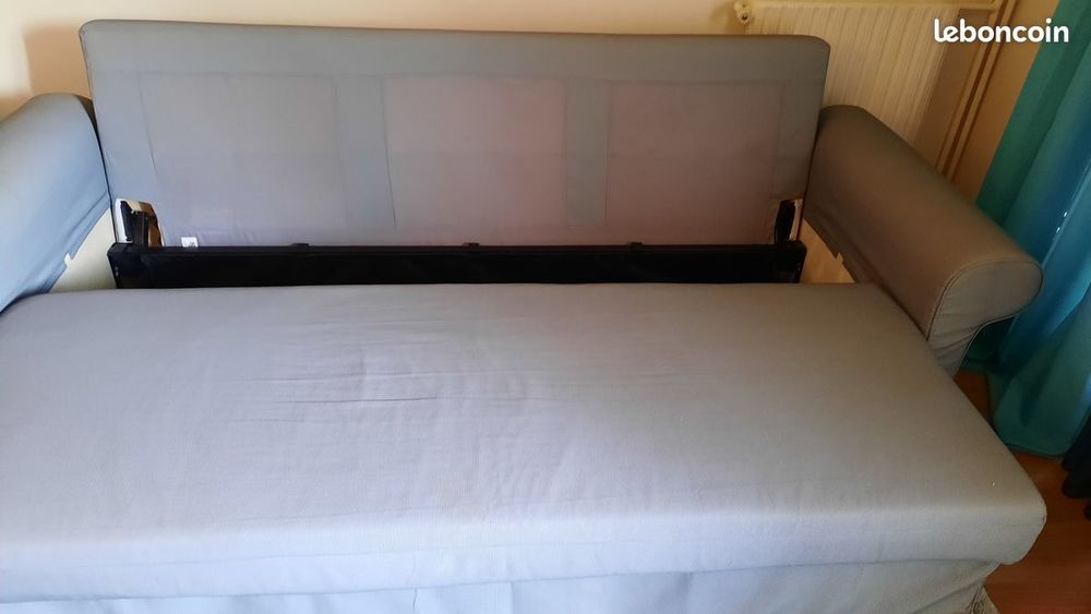 VRETSTORP Canap� 3 places convertible,
400 Saint-Cyr-l'�cole (78)