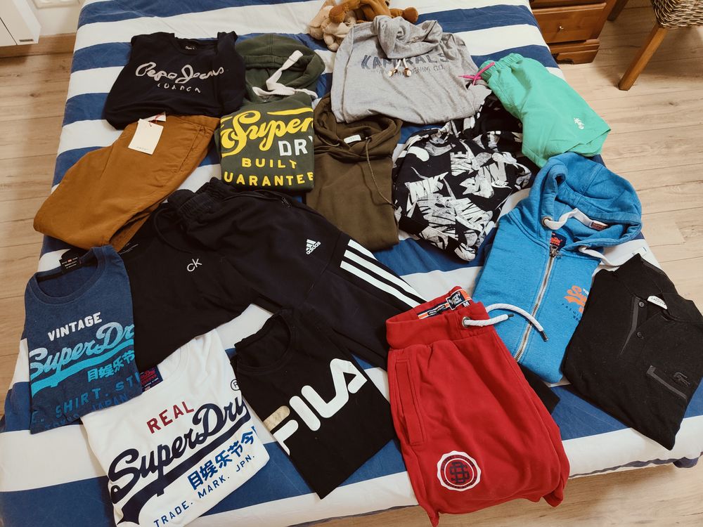 LOT DE VTEMENTS HOMME
60 Macau (33)