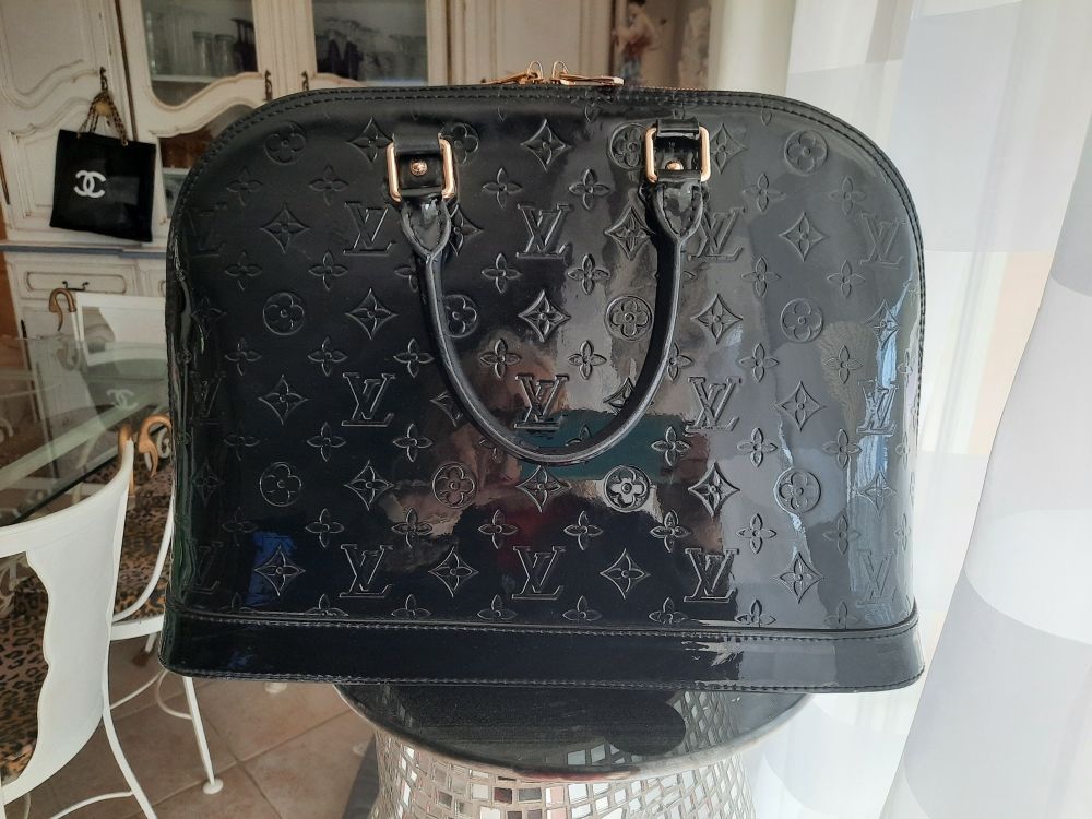 sac Vuitton Alma 1100 Gassin (83)
