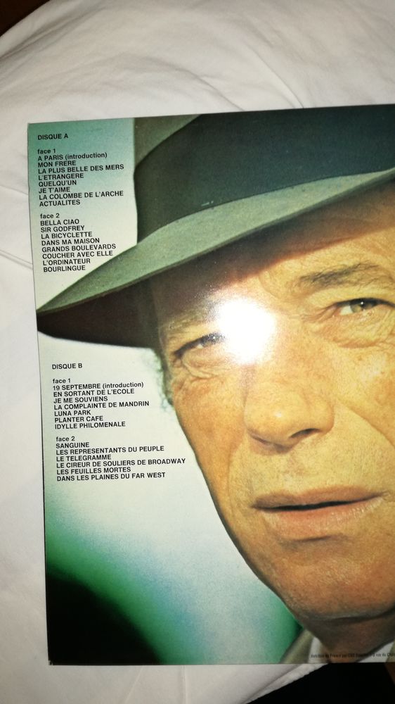 VYNILE 33 tours (double album) YVES MONTAND 10 Dijon (21)