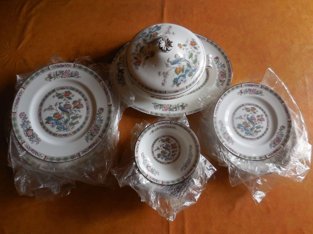 Wedgwood  Kutani Crane  Service de table. 315 Gardes-le-Pontaroux (16)