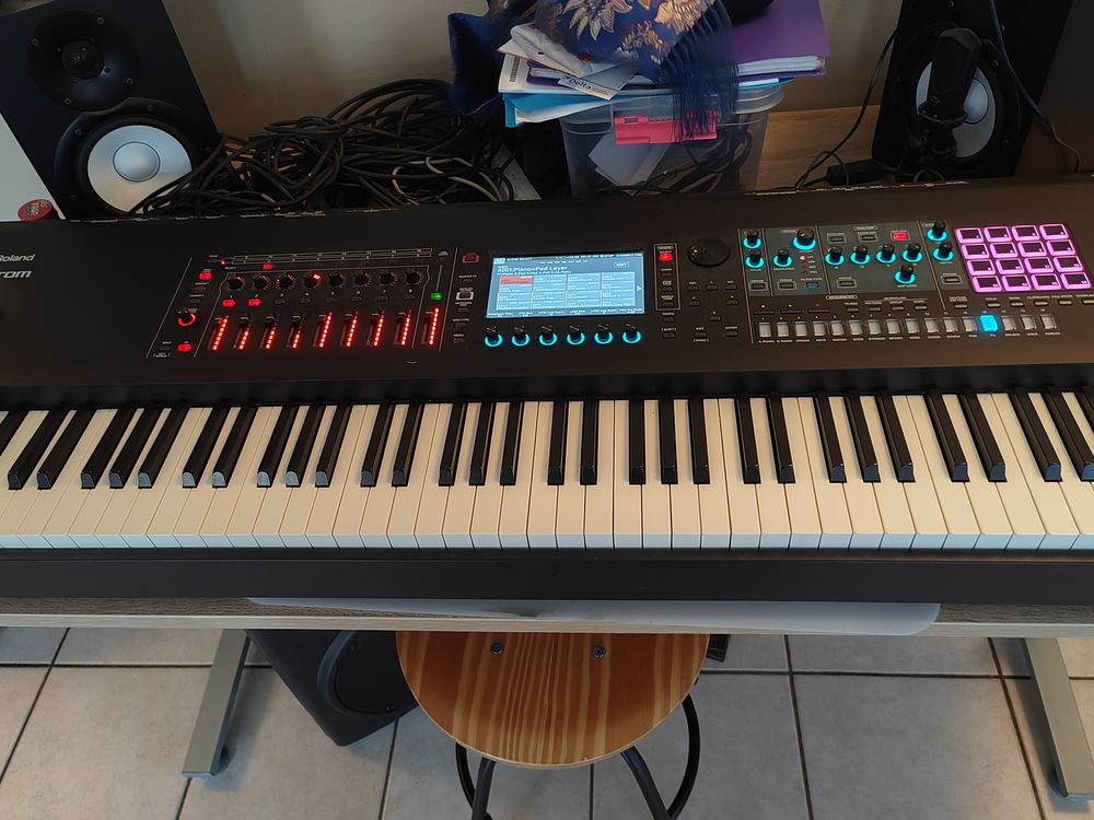 Workstation Roland fantom 8 88 touche 2500 Saint-Chamond (42)