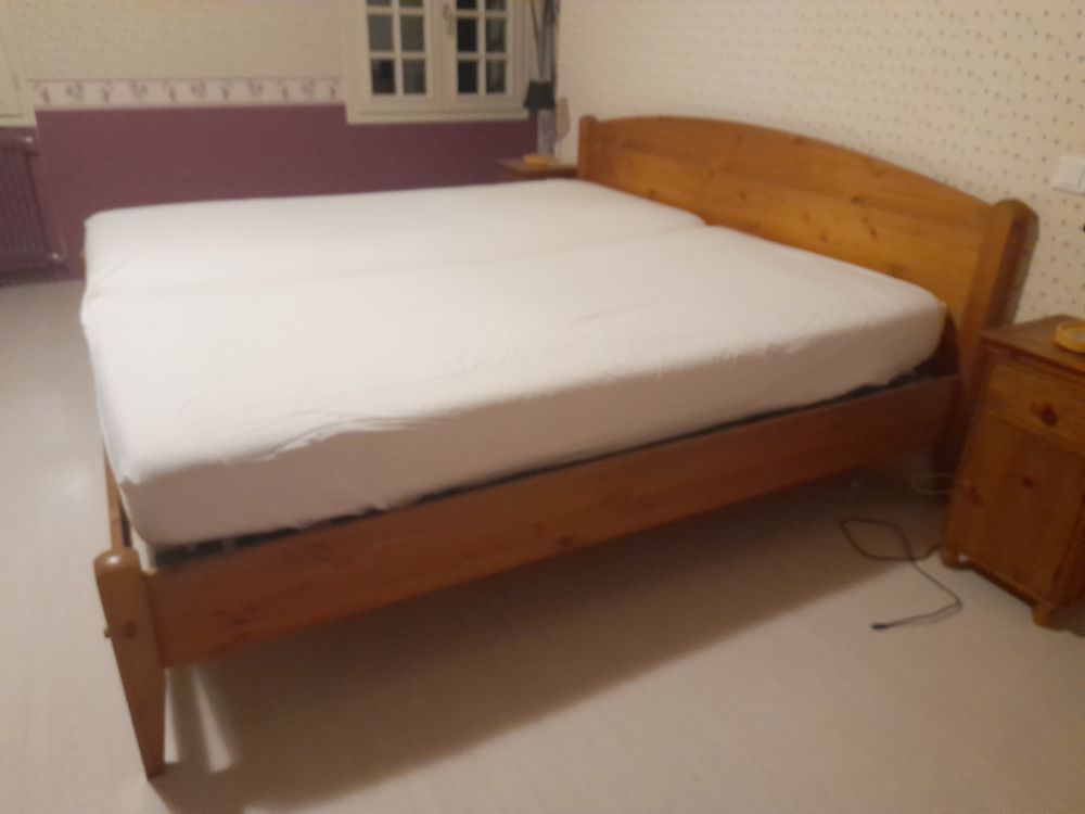 Lit 210 x210 avec deux sommiers 500 Puymirol (47)