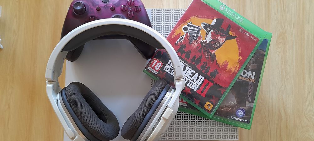 Xbox One s 1 TO 4k + 2 jeux + casque + manette 60 �pinac (71)