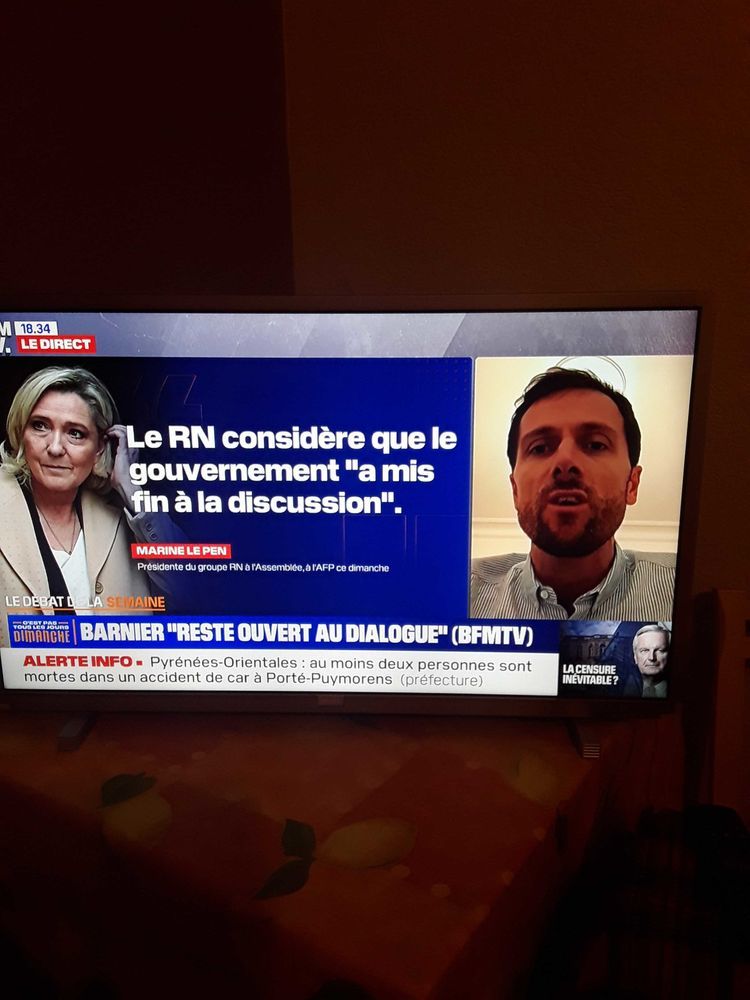 tv Xbox one jeux et films quasiment neuf tv neuve 300 Le Puy-en-Velay (43)