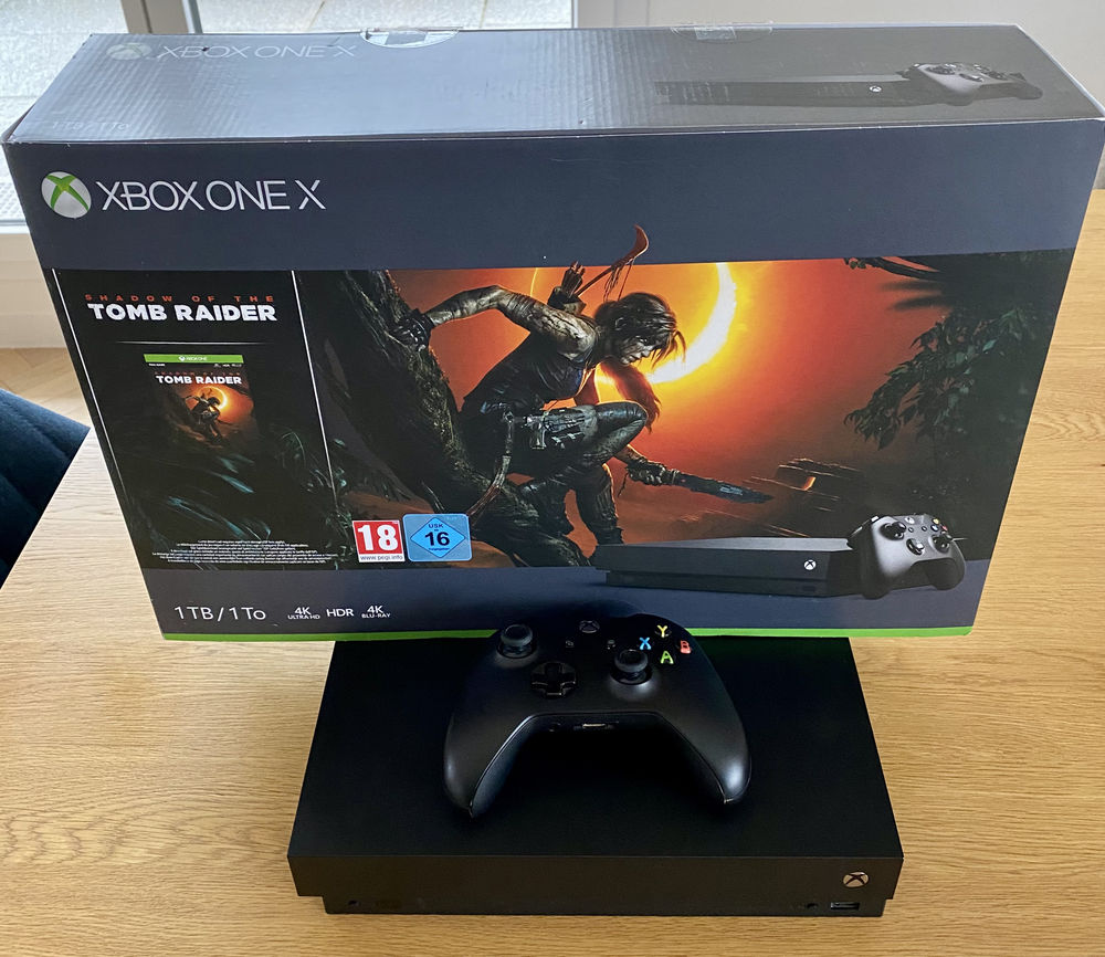 Xbox One X 1 To + 12 Jeux 220 Noisy-le-Grand (93)