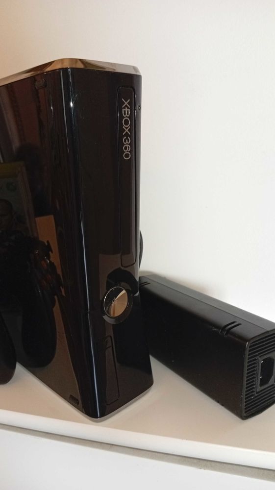 Xbox 360 Slim 250Go + 8 Jeux 80 Jumilhac-le-Grand (24)