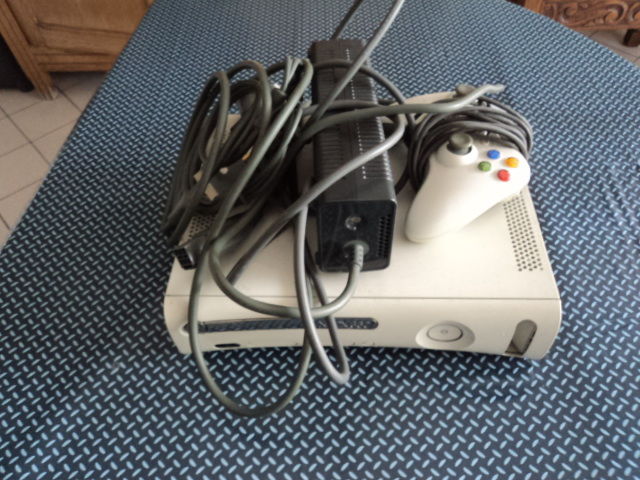 XBOX 360,tr�s bon �tat,avec ses �quipements 50 B�thune (62)