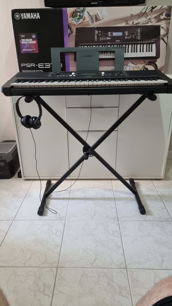 Yamaha - PSR-E373 + Accessoires 210 Cannes La Bocca (06)