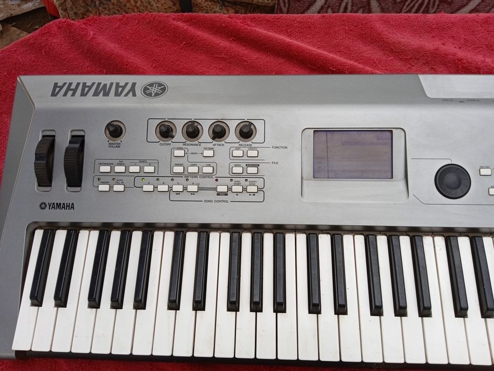 Yamaha mm6 synth�tiseur 250 Saint-Antonin-Noble-Val (82)