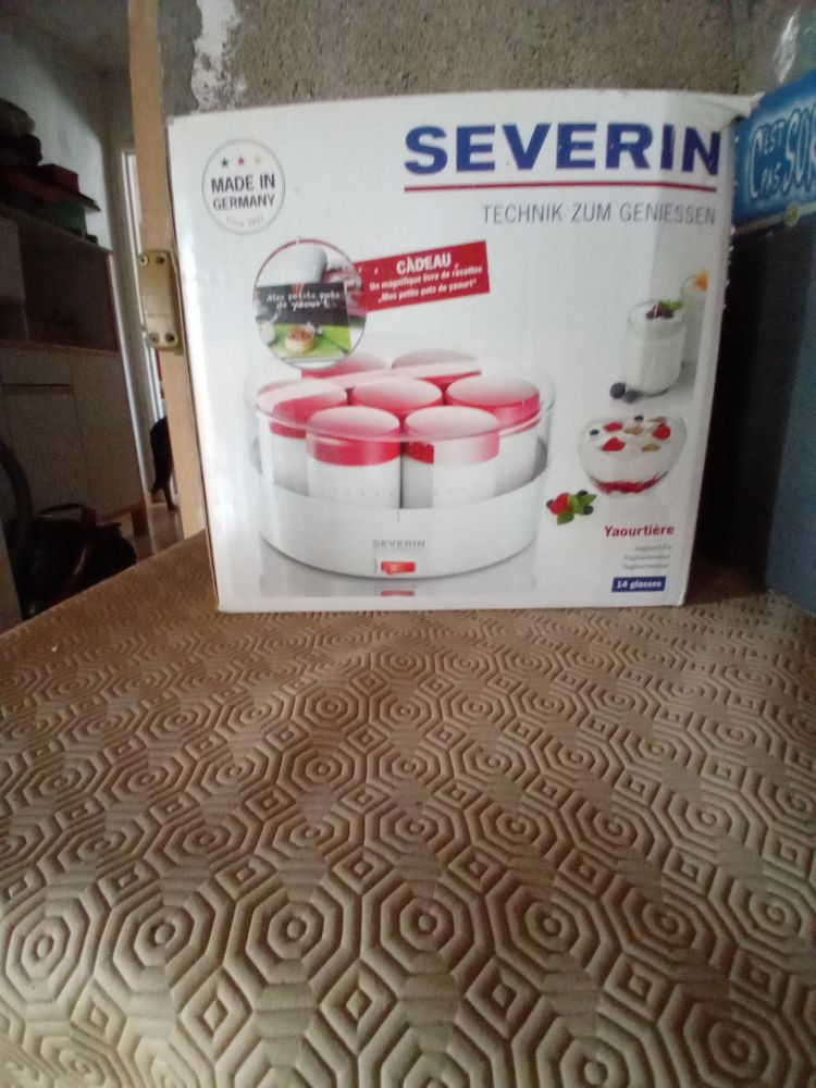 Yaourti�re de marque severin 40 Les M�es (04)