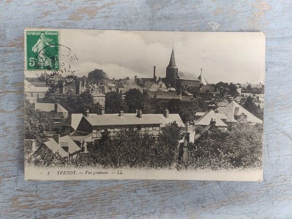 76. CPA YVETOT. Vue G�n�rale / Normandie 
7 Yvetot (76)