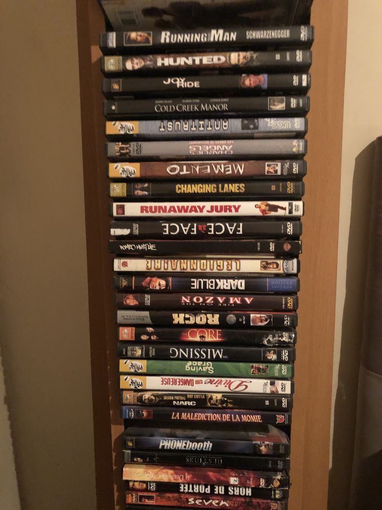 56 DVD zone 1 et 2 avec son rangement 60 Saulx-les-Chartreux (91)