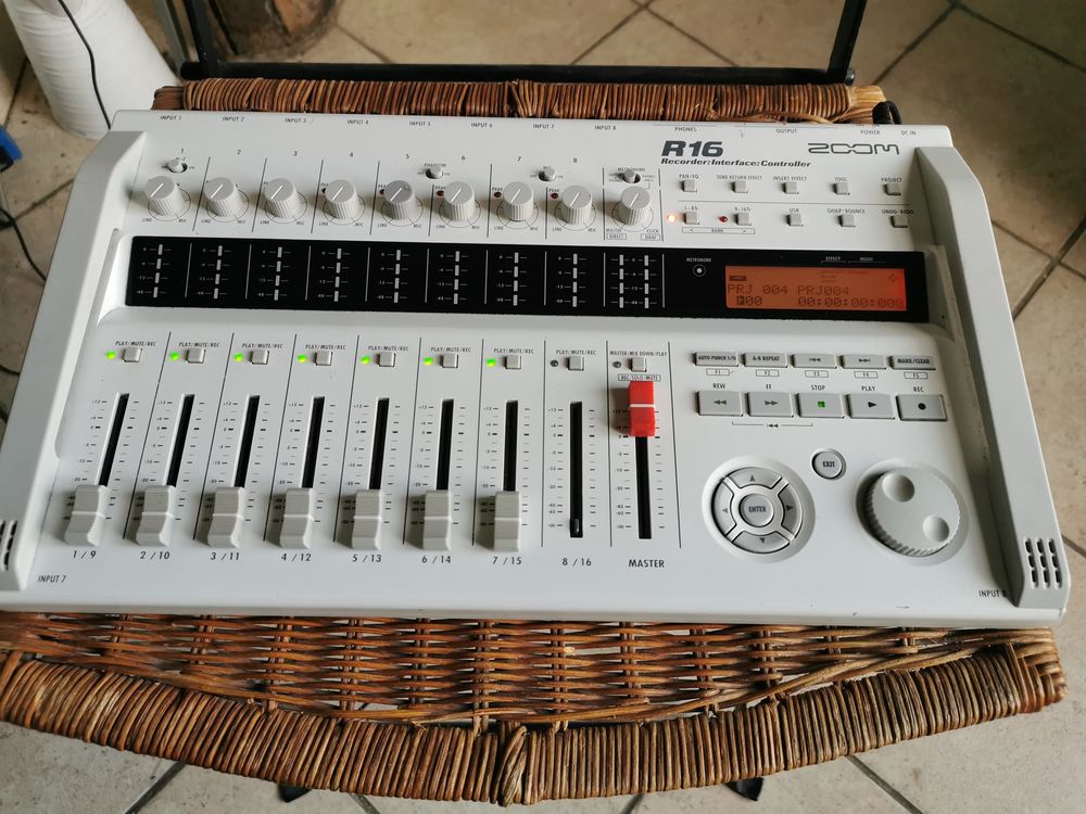 Zoum R16 recording 220 Marseille 13 (13)