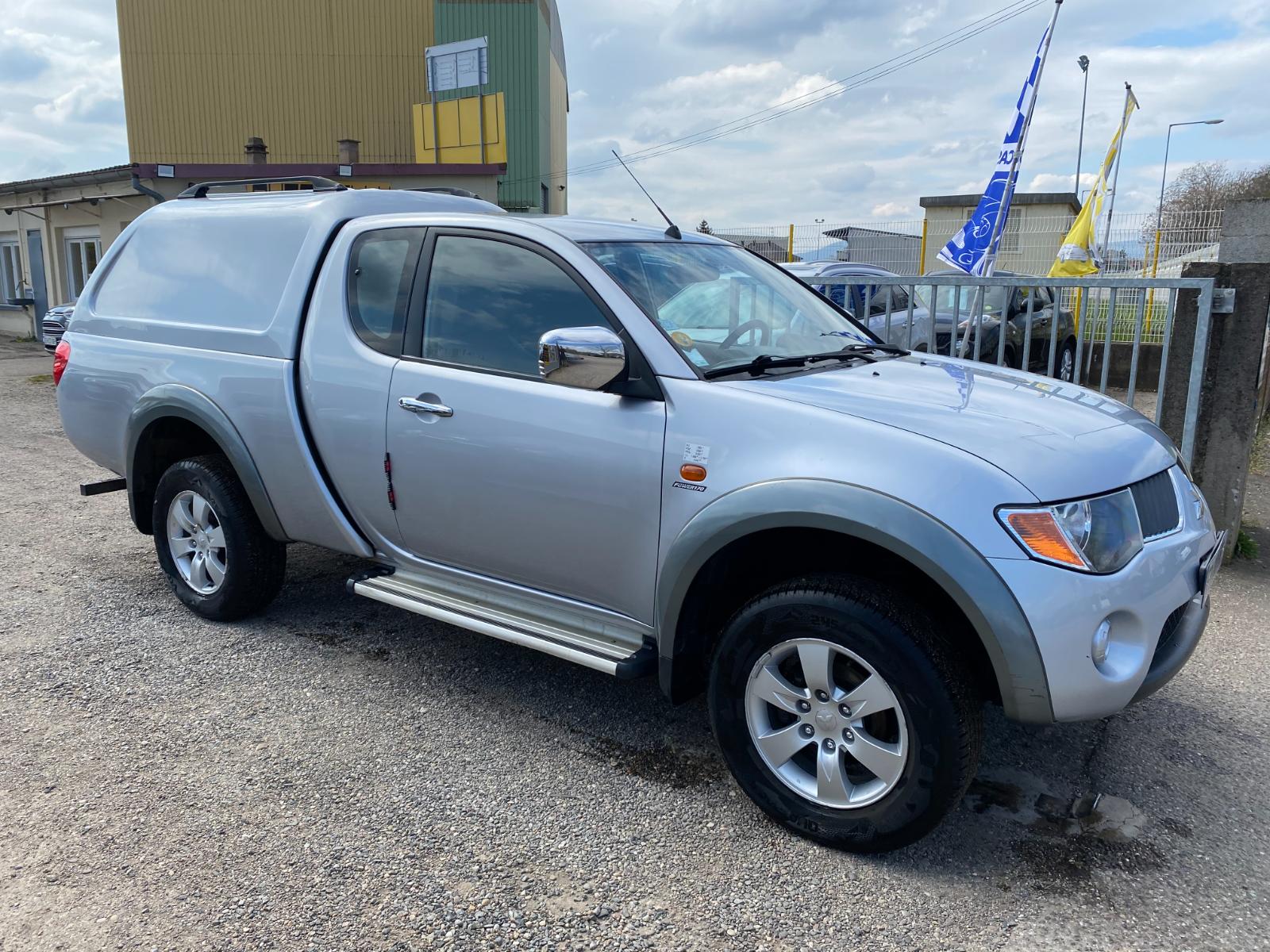 Mitsubishi l200 intense