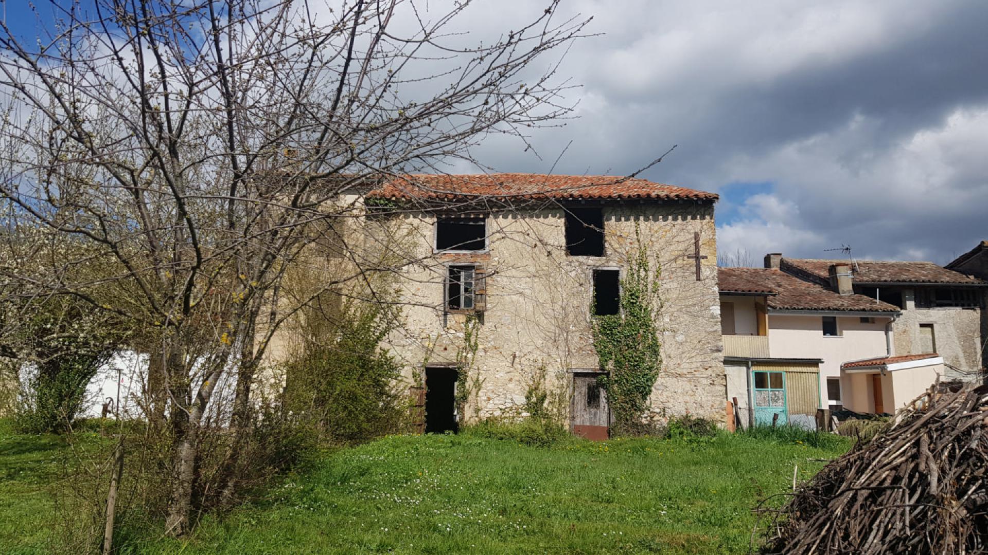 Granges à Vendres Très Isolées Dans 09