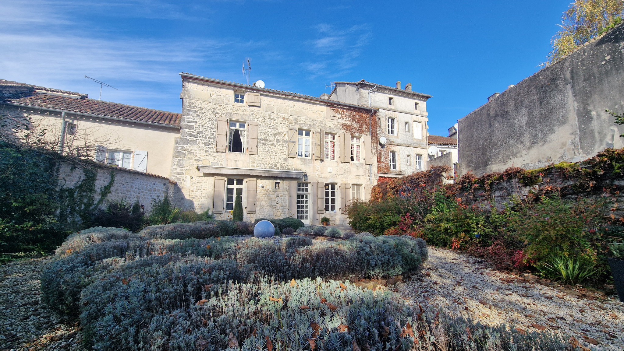 Vente maison VilleboisLavalette (16320) annonces maisons à vendre