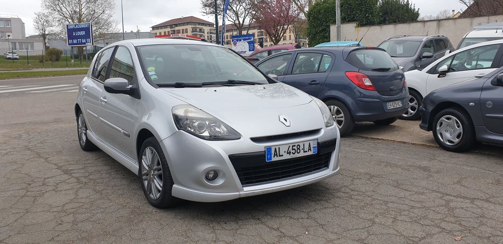 Voiture Renault Clio Iii Occasion Dans Les Yvelines 78 Annonces Achat De Vehicules Renault Clio Iii